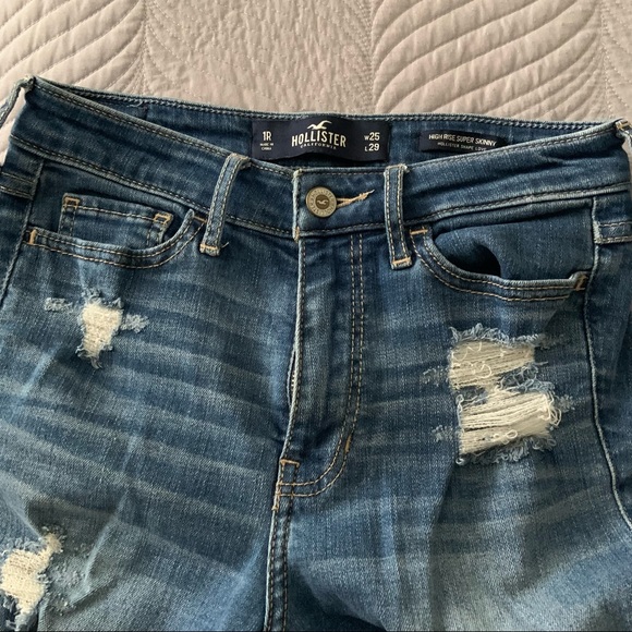 HOLLISTER DISTRESSED SKINNY JEANS - Picture 2 of 4